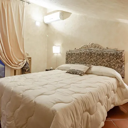 H11 Conchiglia Piscina - Garage * Castellaro (Liguria)