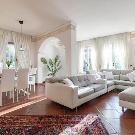 H11 Conchiglia Piscina - Garage Castellaro (Liguria)