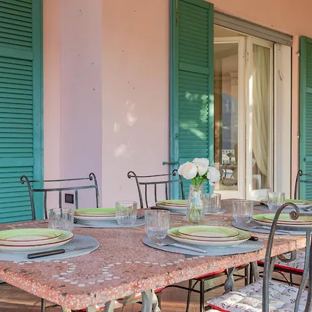 H11 Conchiglia Piscina - Garage Villa