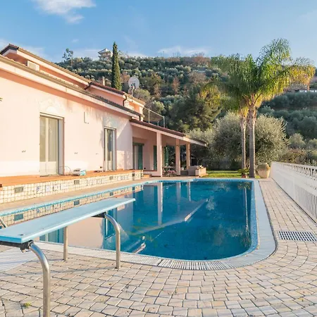 H11 Conchiglia Piscina - Garage Castellaro (Liguria)
