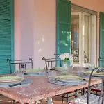 H11 Conchiglia Piscina - Garage Villa
