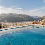 H11 Conchiglia Piscina - Garage Villa