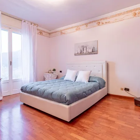 H11 Conchiglia Piscina - Garage * Castellaro (Liguria)